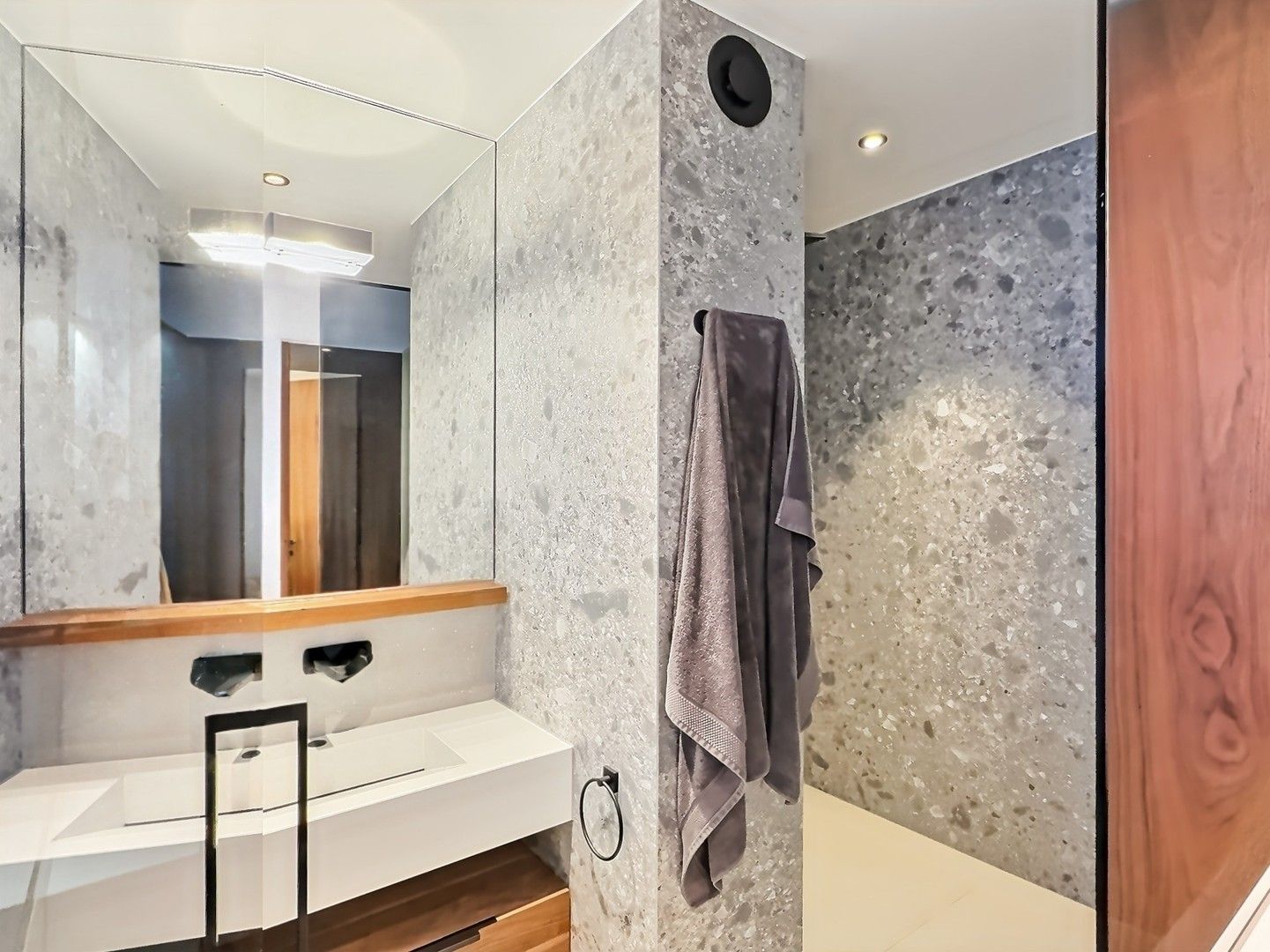 Sale Apartment 125 m² Genève