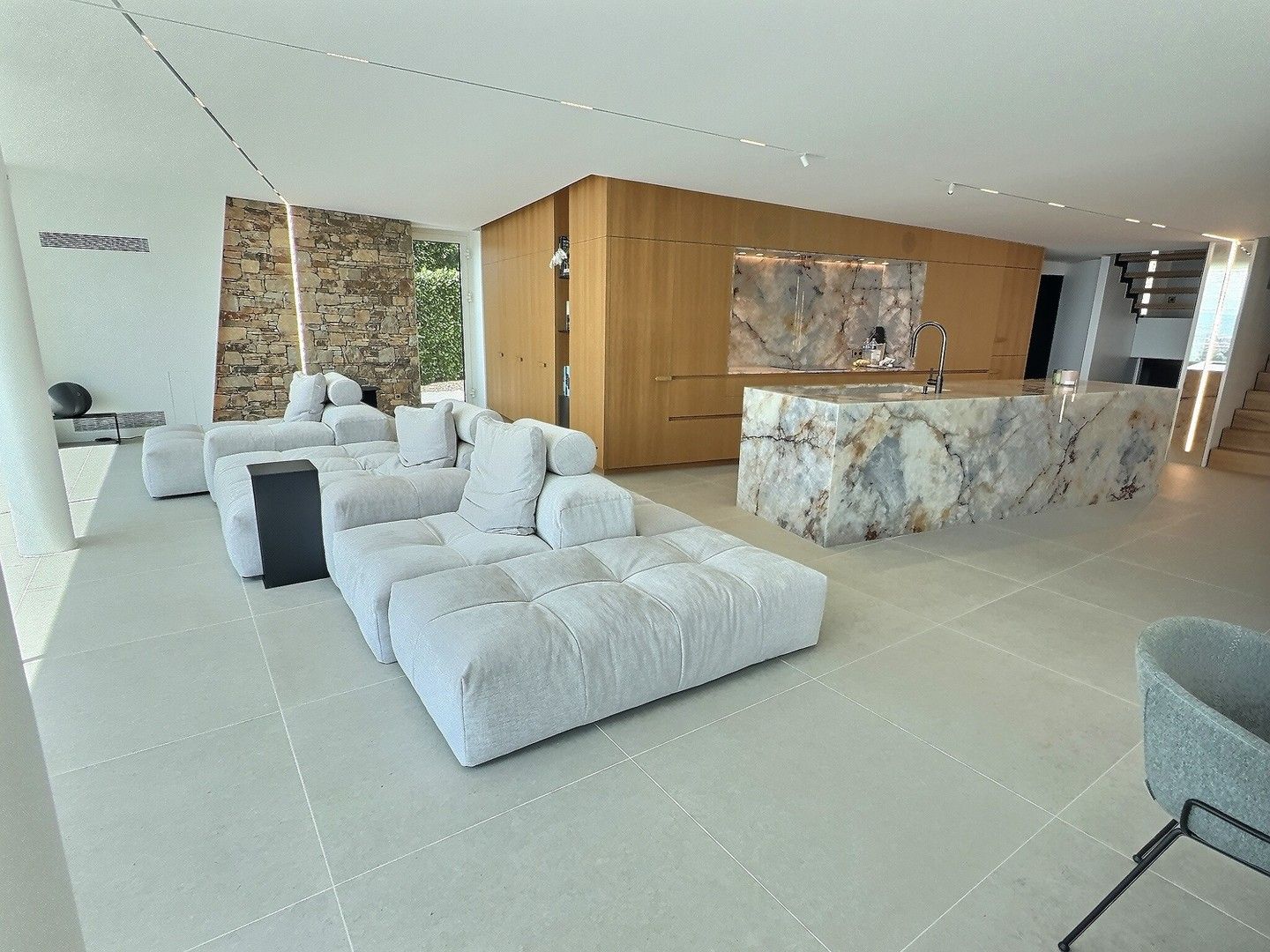 Acheter Appartement 8 Pièces 246 m² Annecy