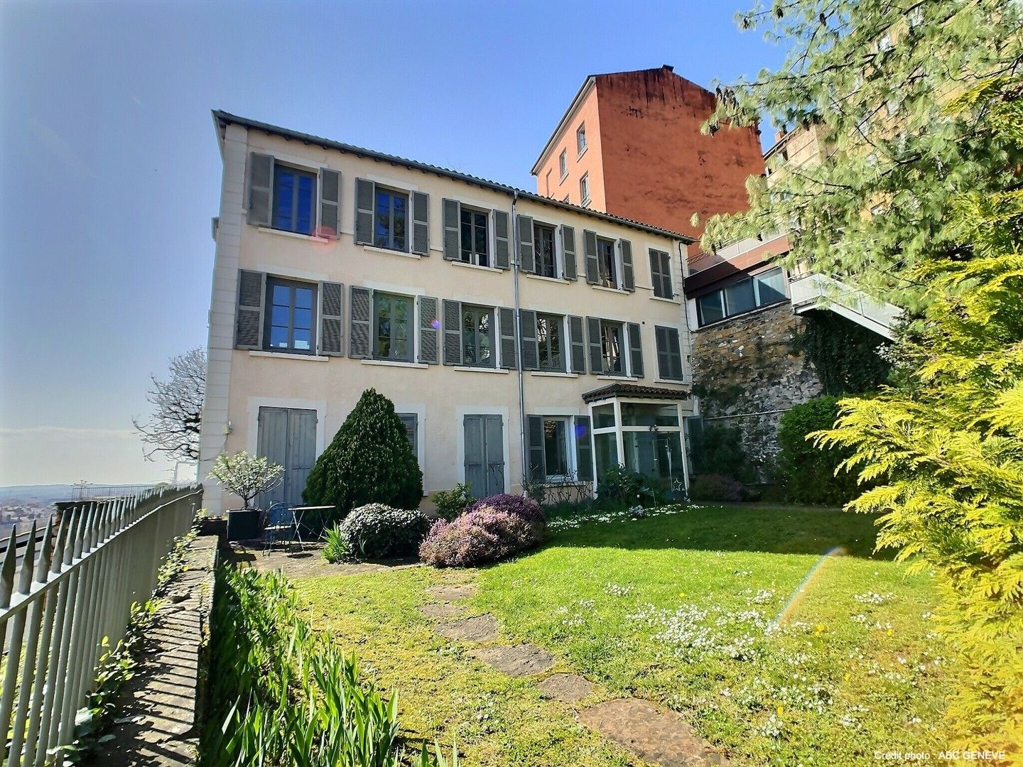 Sale House 9 rooms 330 m² Lyon 5